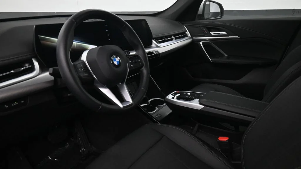 Used 2026 Silver BMW xDrive28i image 7