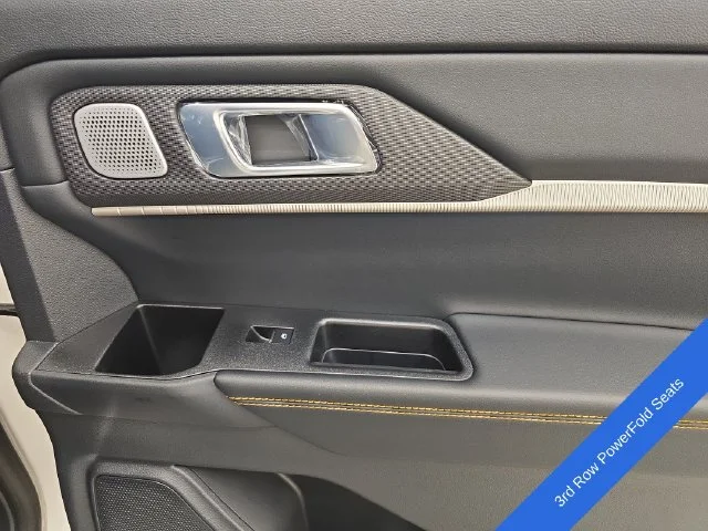 New 2027 Star White Metallic Tri-Coat Ford Tremor® image 17