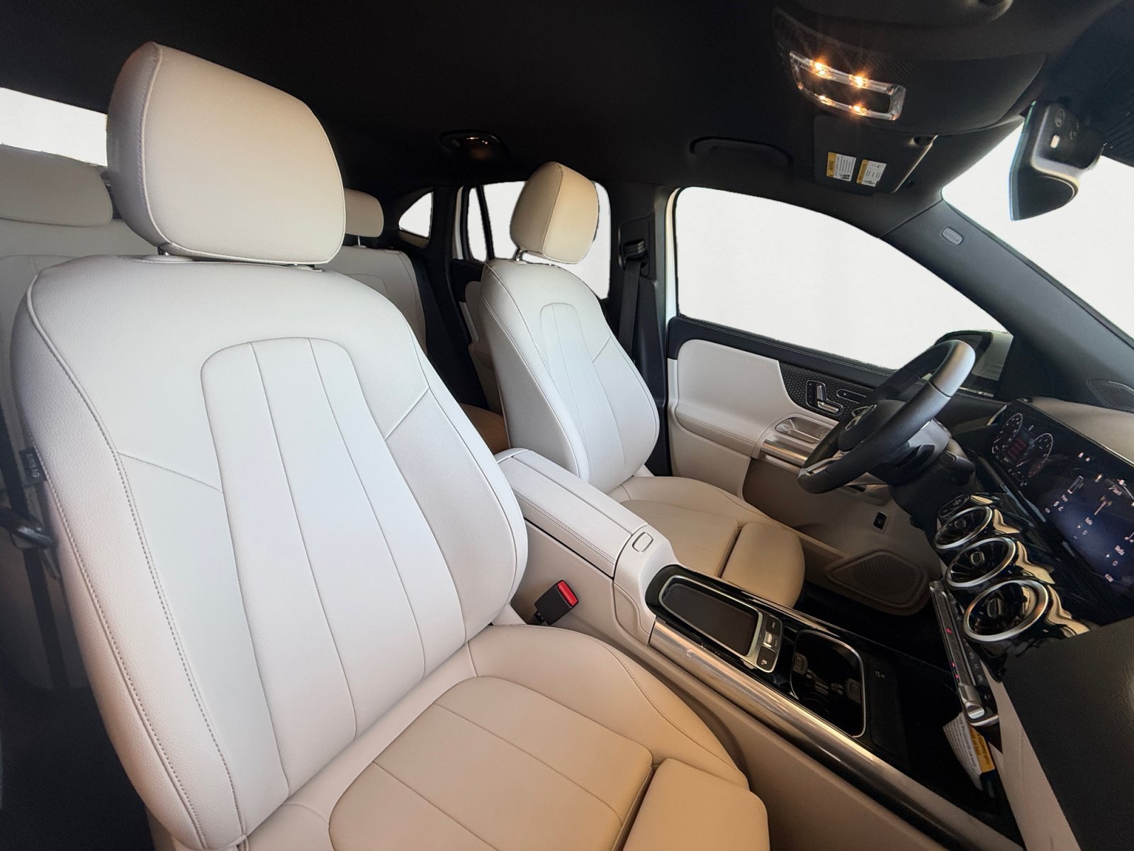 Certified Used 2026 Polar White Mercedes-Benz GLA 250 image 15