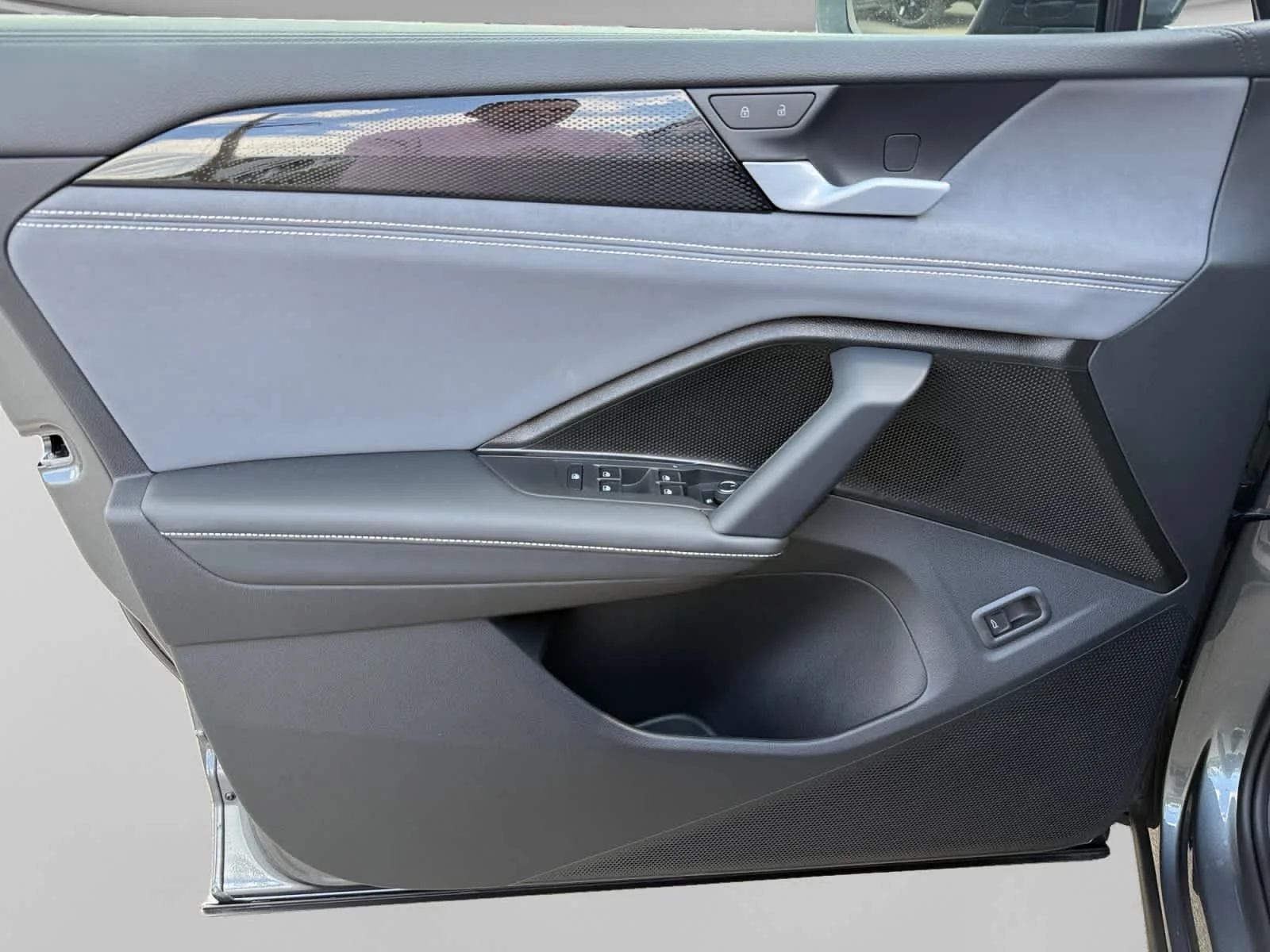New 2026 Platinum Gray Metallic Volkswagen SE R-Line Black image 10