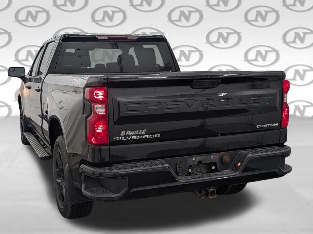 Used 2024 Black Chevrolet Custom image 17