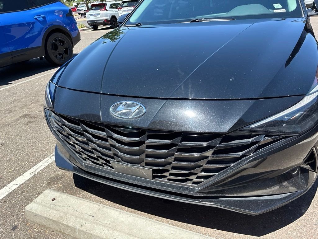 Used 2023 Black Hyundai Limited image 4