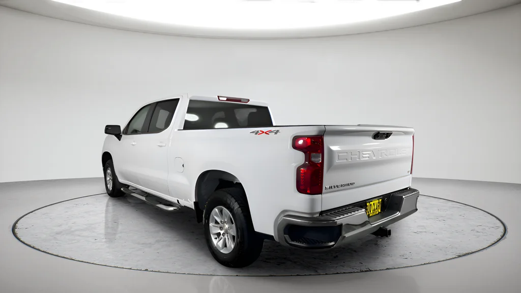 Used 2024 White Chevrolet LT image 5