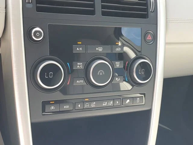 Used 2016 Silver Land Rover SE image 18