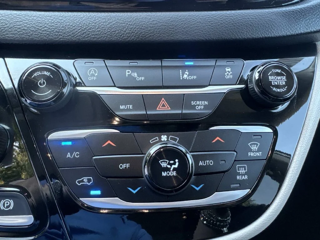 Used 2023 White Chrysler Touring L image 47