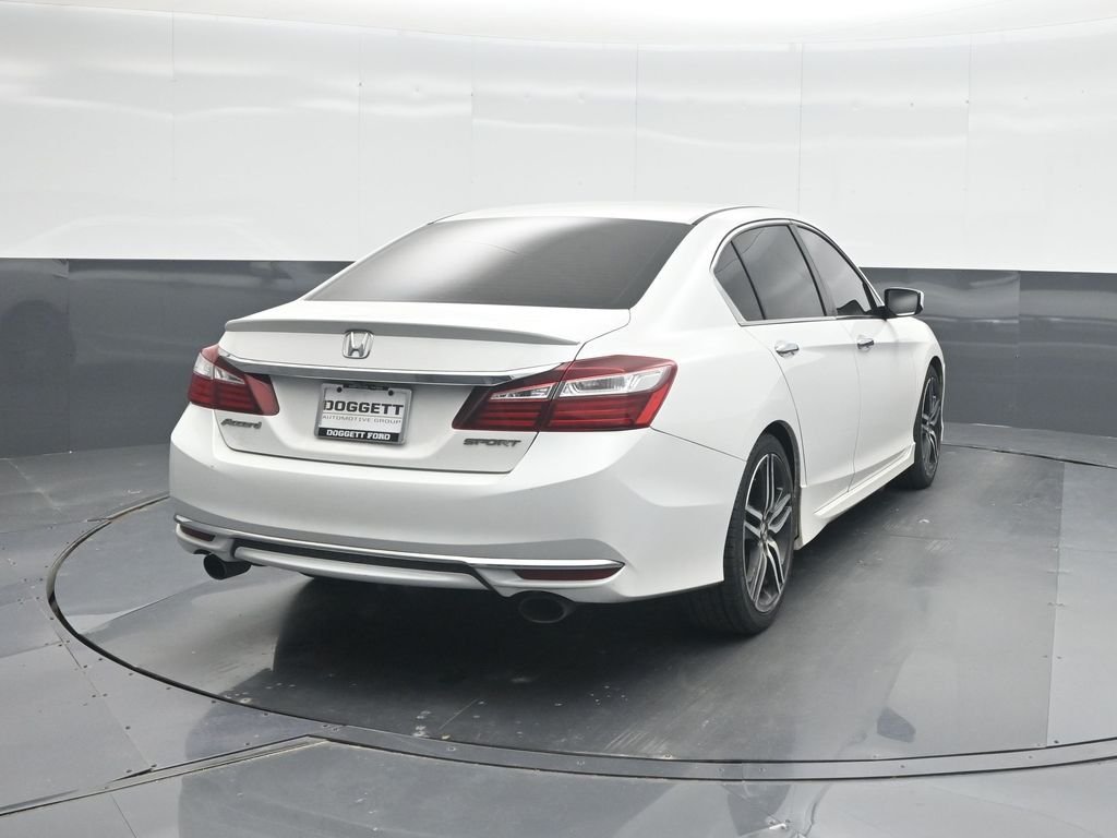 Used 2016  Honda Sport image 24