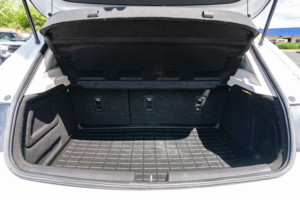 Used 2018 Summit White Chevrolet LT image 8