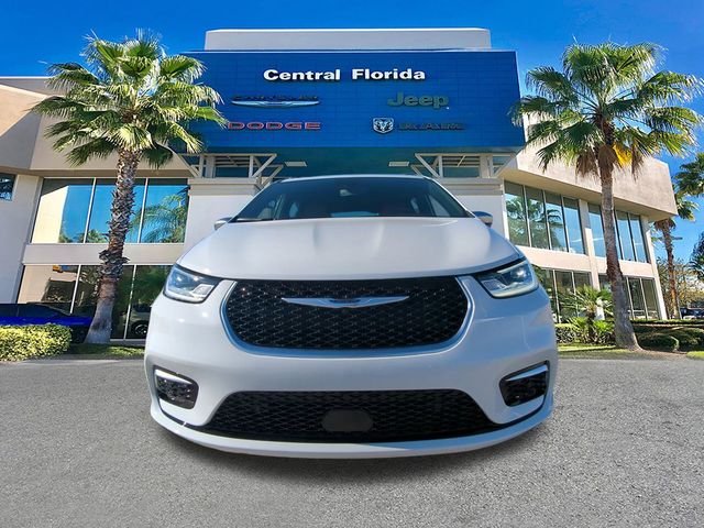 New 2026 Bright White Clear-Coat Exterior Paint Chrysler Pinnacle image 3