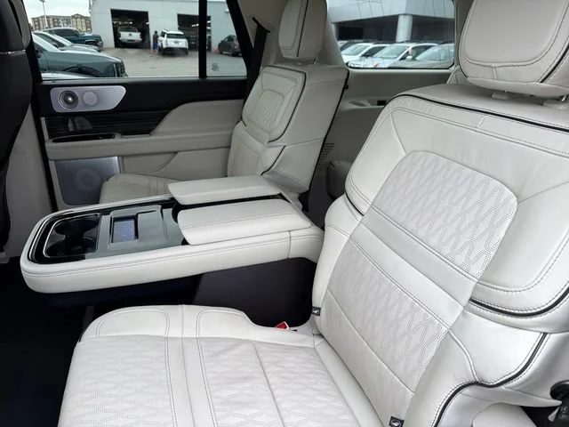 Used 2024  Lincoln Black Label image 22