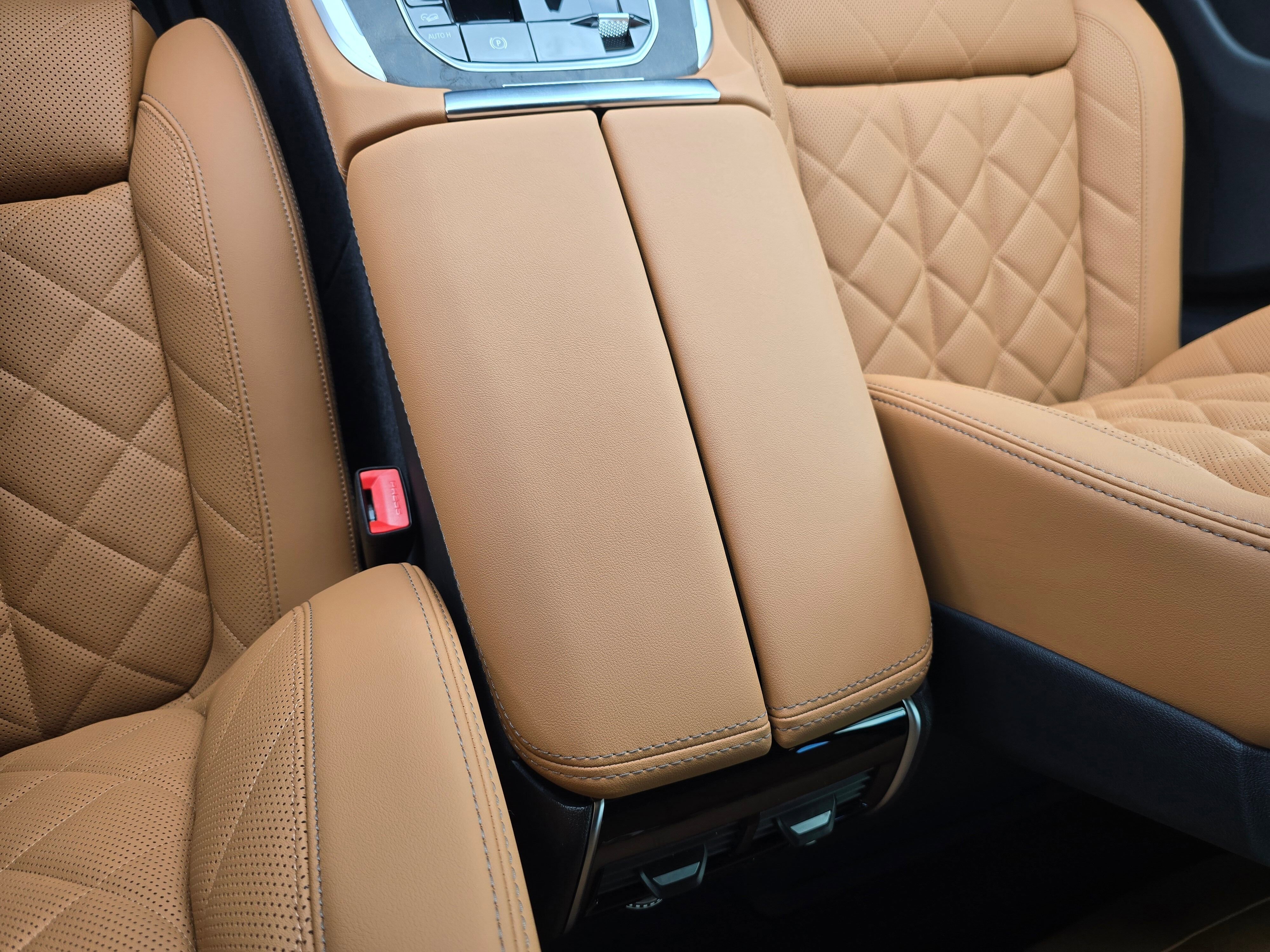 2026 BMW X5 50e - Photo 56
