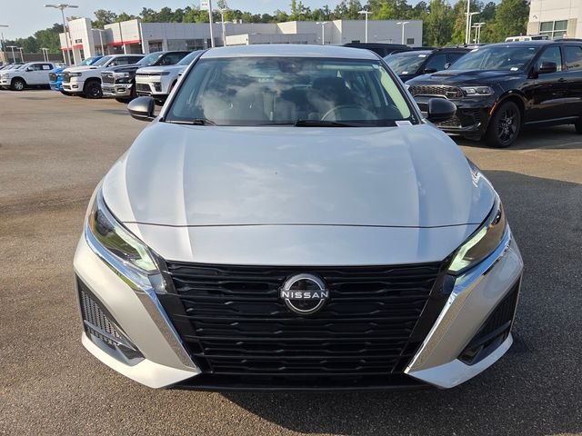 Used 2025 Silver Nissan 2.5 S image 2