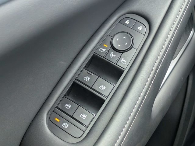 Used 2027 Gray INFINITI LUXE image 25