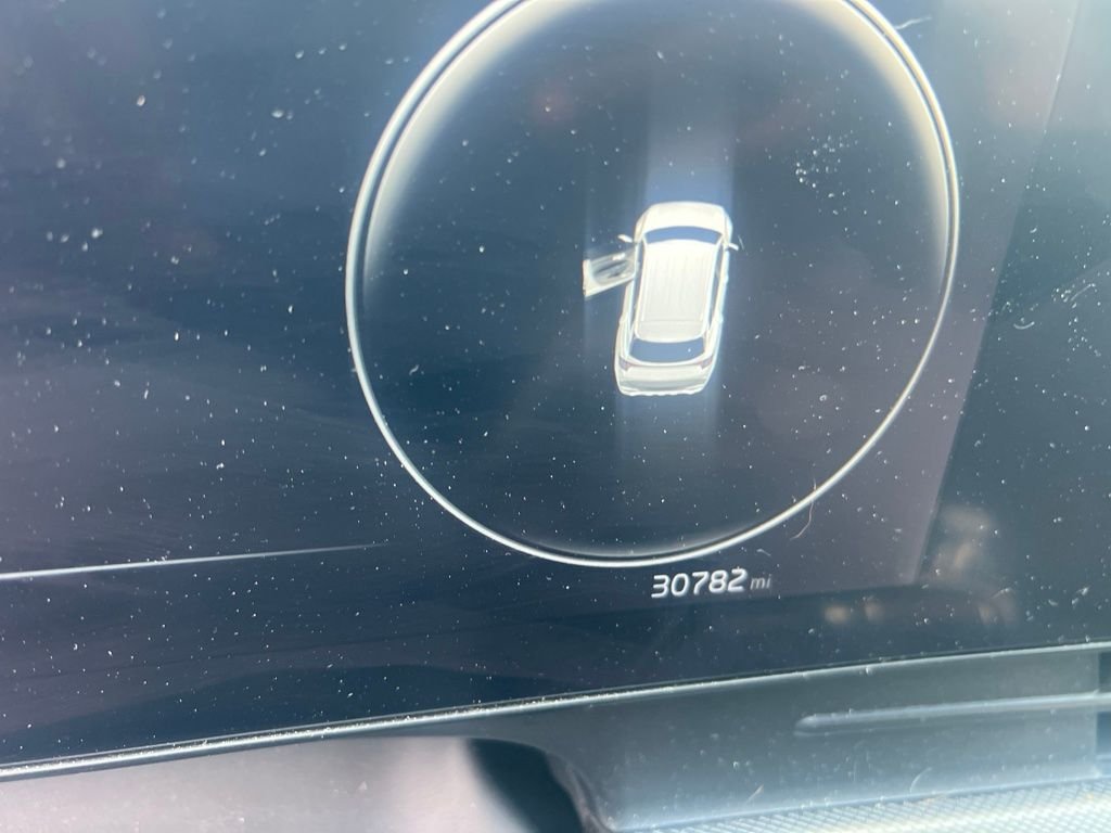 Used 2025 White Kia SX-Prestige image 5