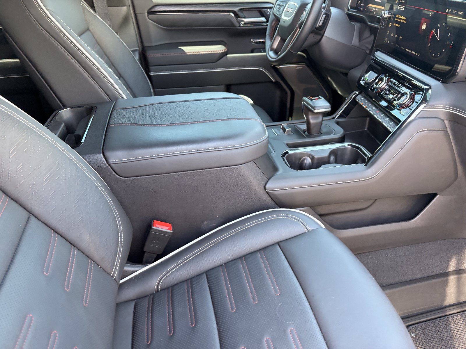 2026 GMC Sierra 1500 AT4X - Photo 7