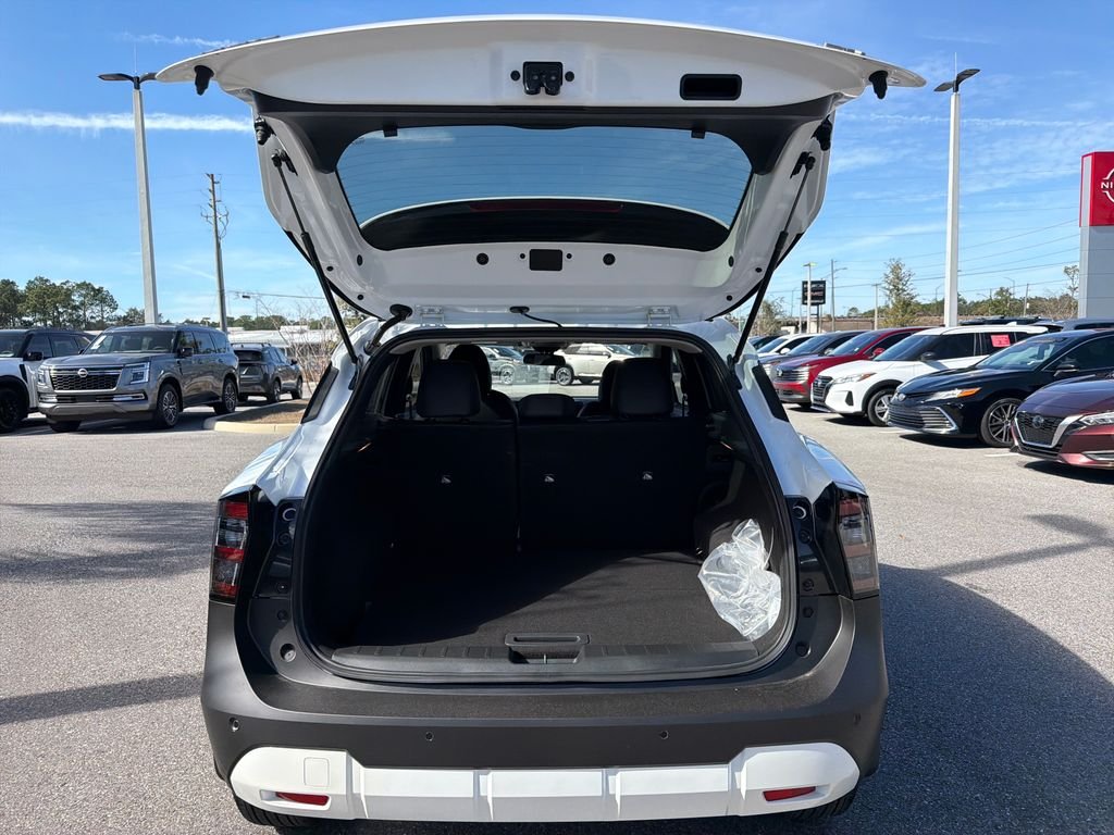 New 2026 Nissan Kicks SR 4D Sport Utility