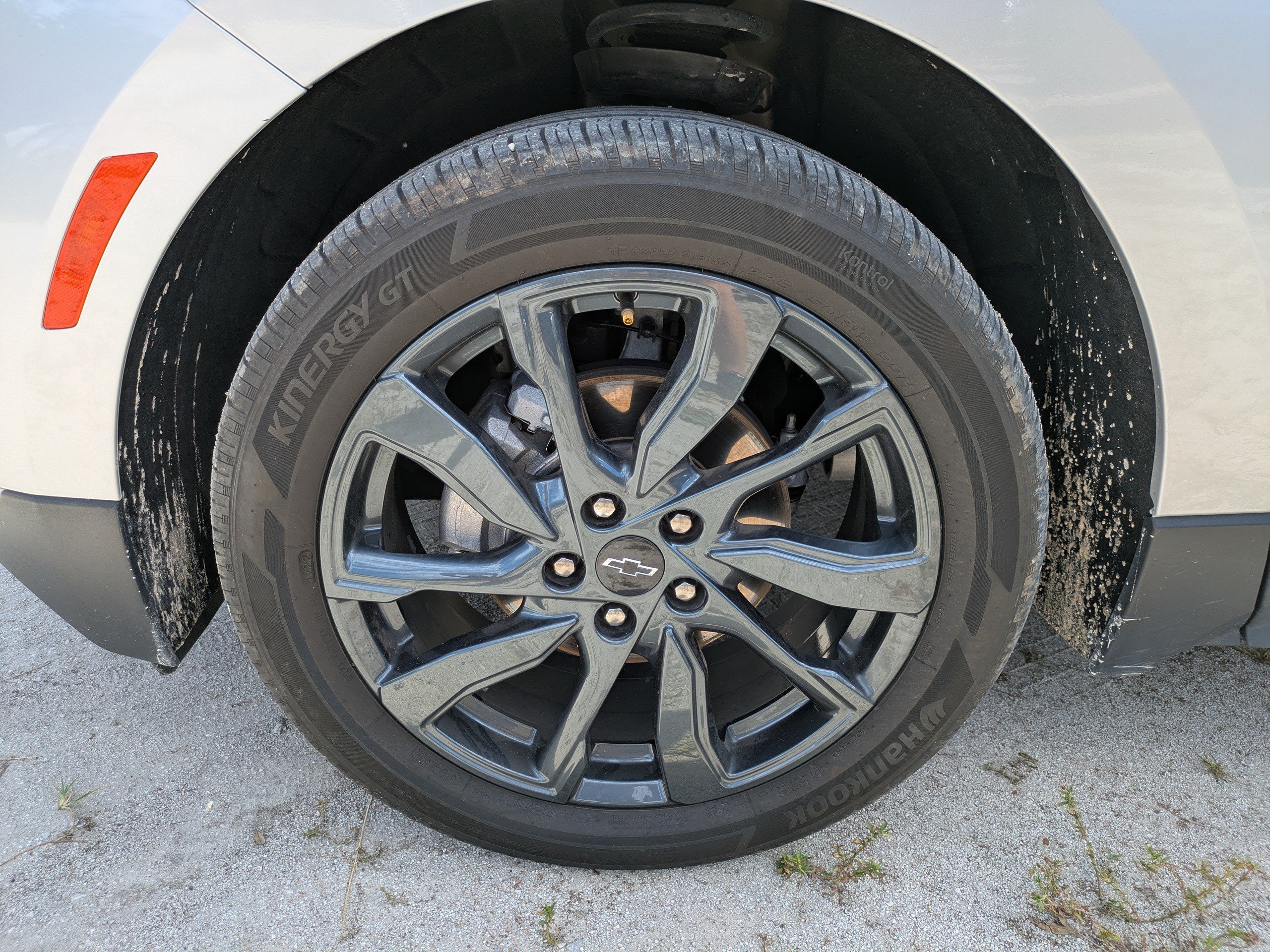 Used 2022 Silver Ice Metallic Chevrolet RS image 10