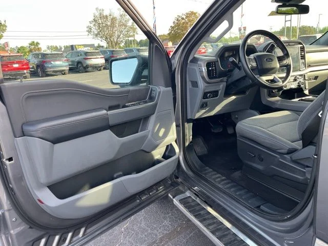 Used 2024 Gray Ford XLT image 4