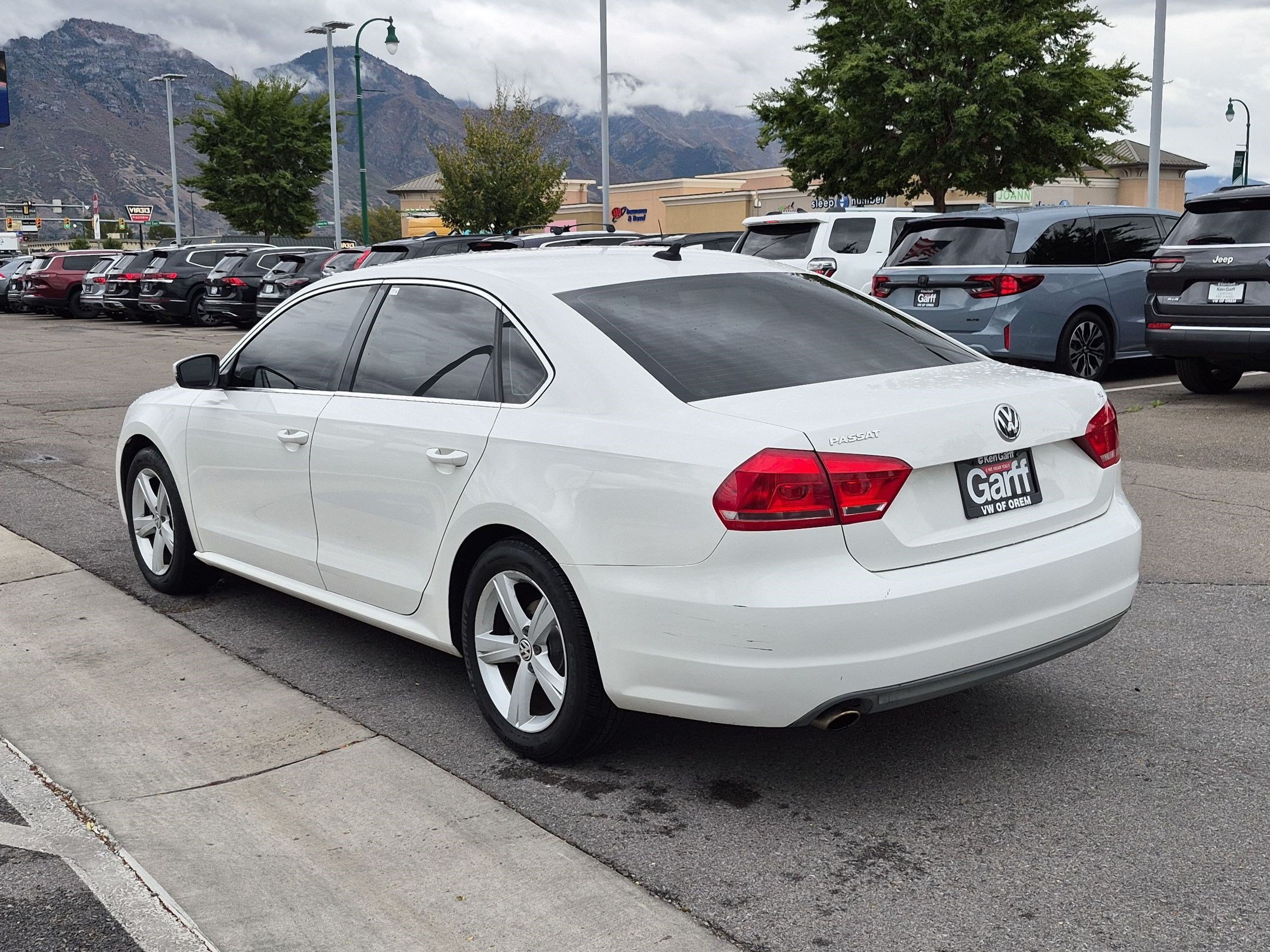 Used 2013 Candy White Volkswagen 2.5 SE image 5