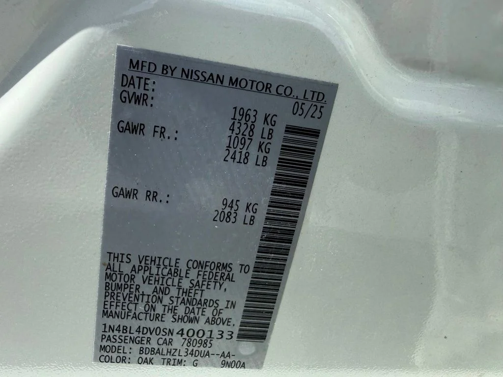 Used 2025 White Nissan 2.5 SV image 24