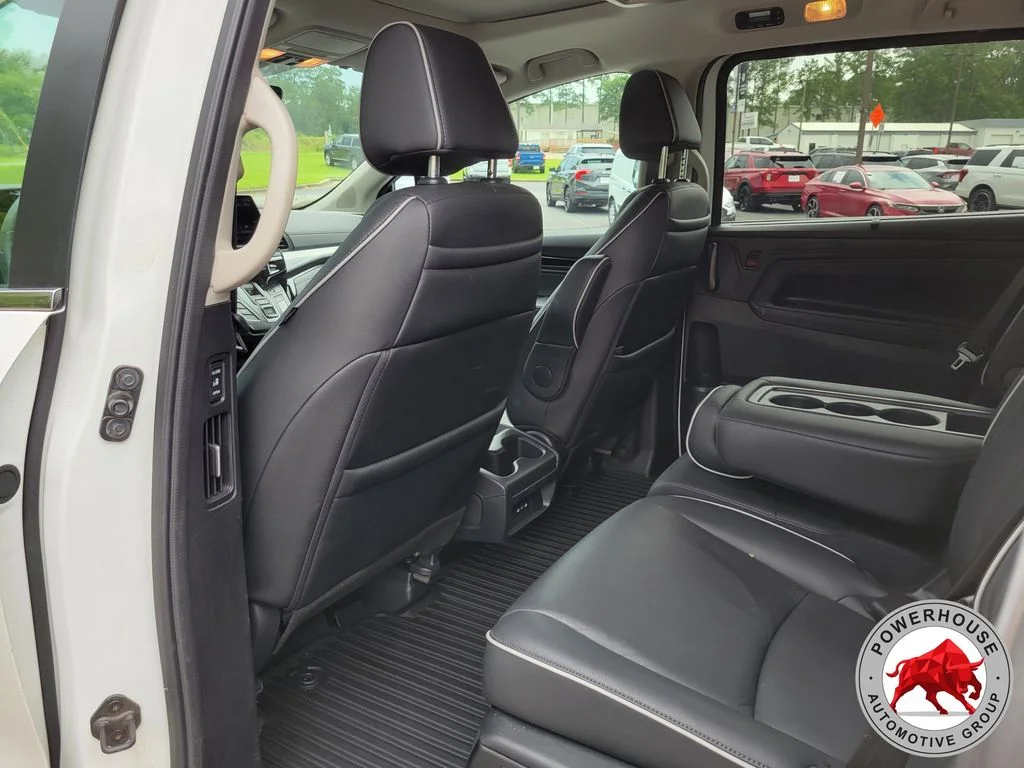 Used 2025 White Honda Touring image 15