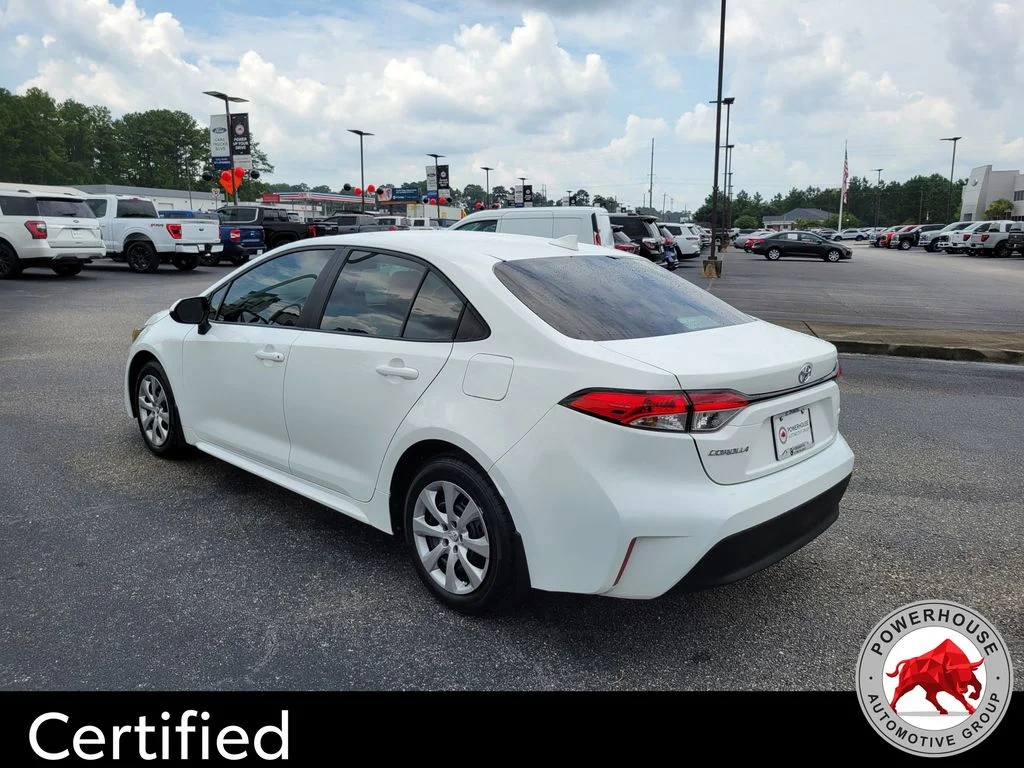 Used 2025 White Toyota LE image 3