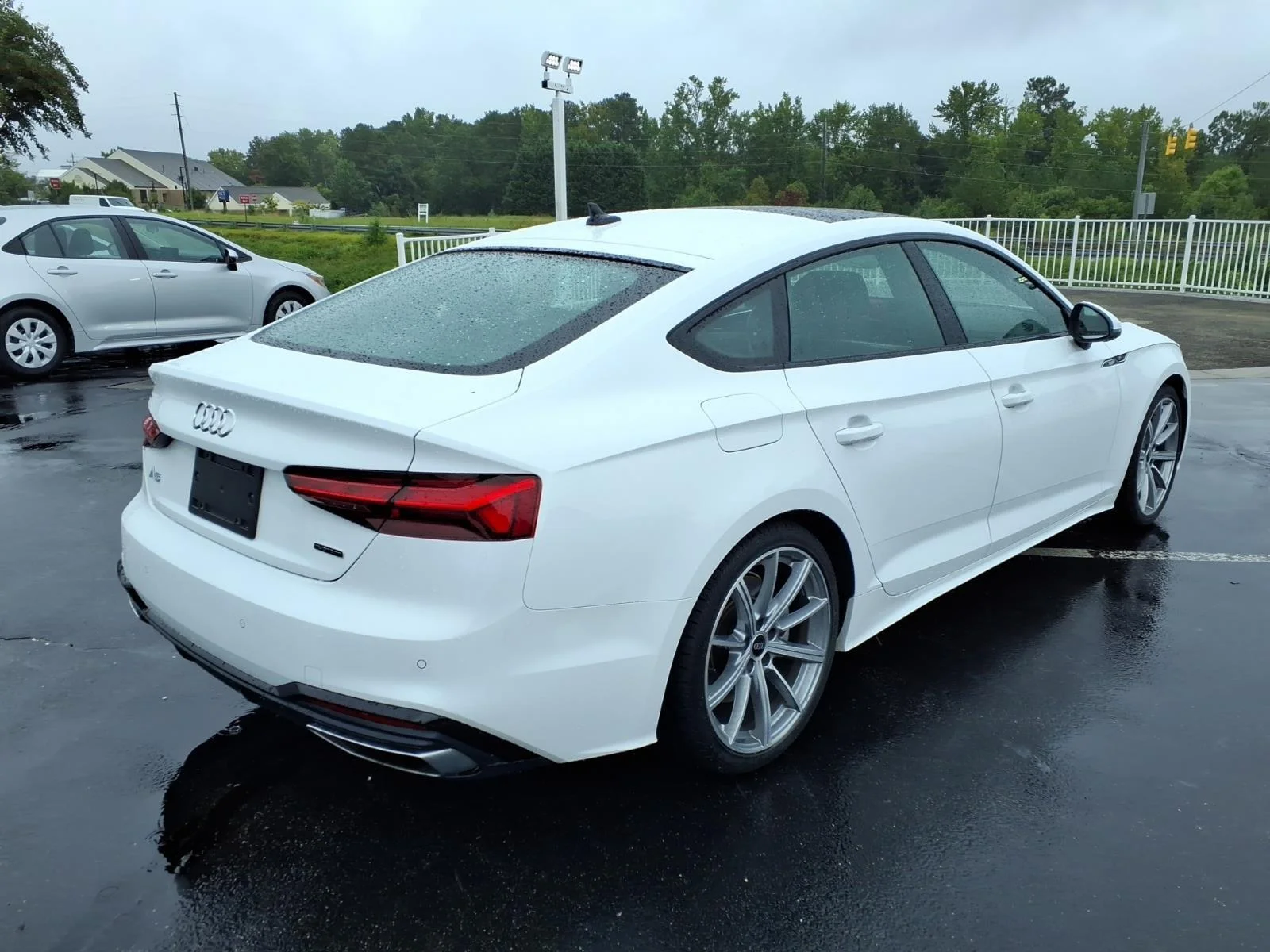 Used 2025  Audi S line Premium image 2