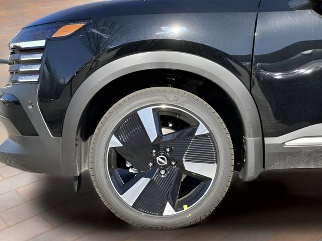Used 2025 Super Black Nissan SR image 5