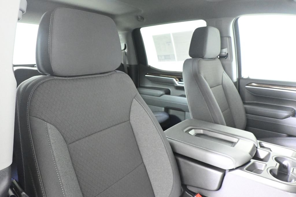 Used 2025 White GMC Elevation image 32