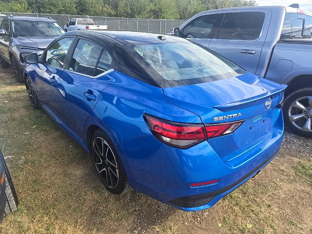 Used 2025 Blue Nissan SR image 3