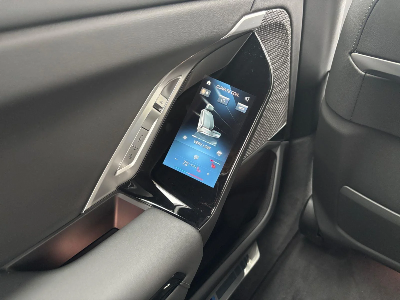2026 BMW 7 Series 740i - Photo 15