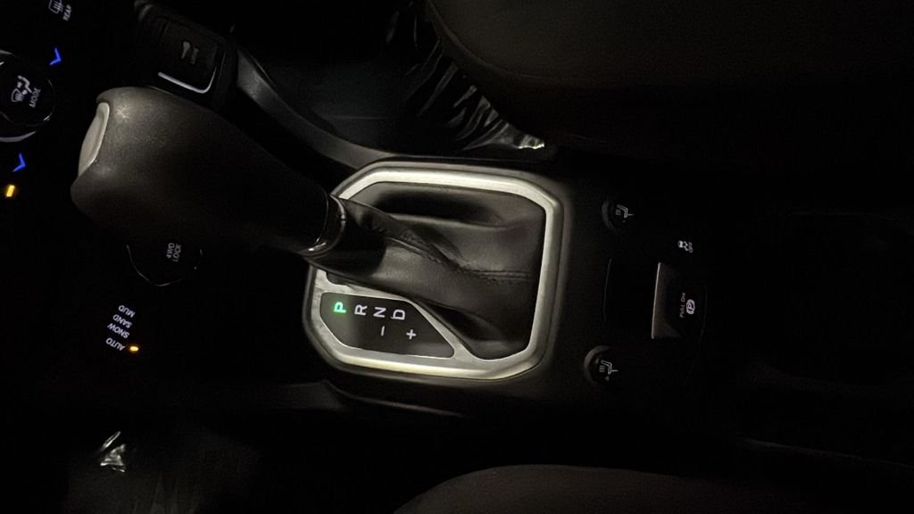Used 2019 Green Jeep Latitude image 22