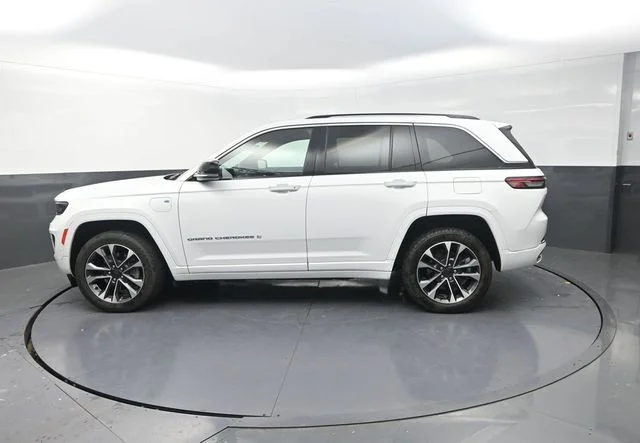 Used 2023 White Jeep Overland 4xe image 6