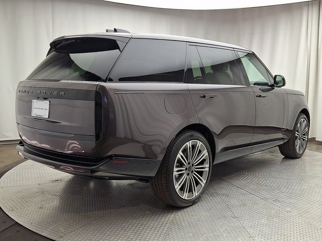 New 2026 Charente Grey Land Rover SE image 3