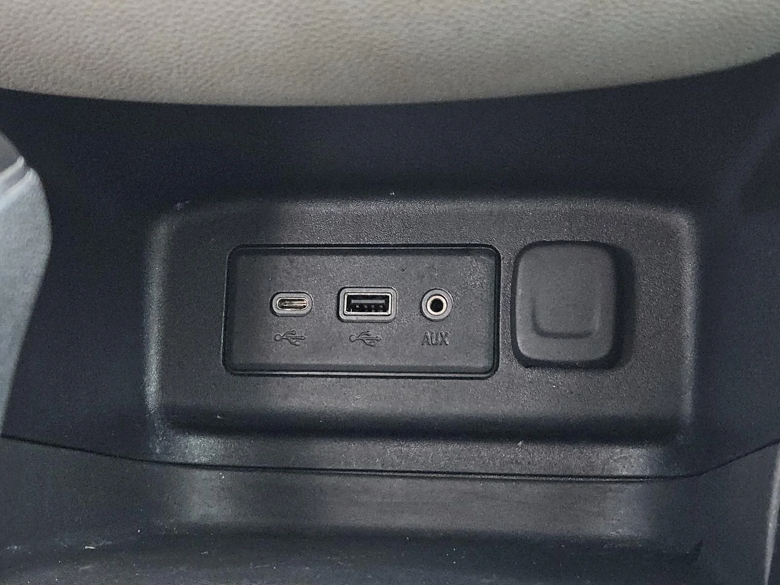 2020 Chevrolet Equinox LS - Photo 14