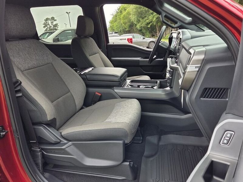 New 2026 Ruby Red Metallic Tinted Clearcoat Ford XLT image 13