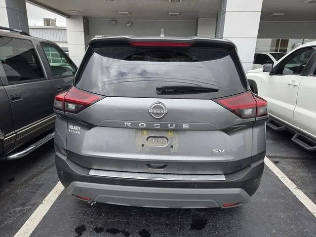 Used 2023 Gray Nissan SV image 8