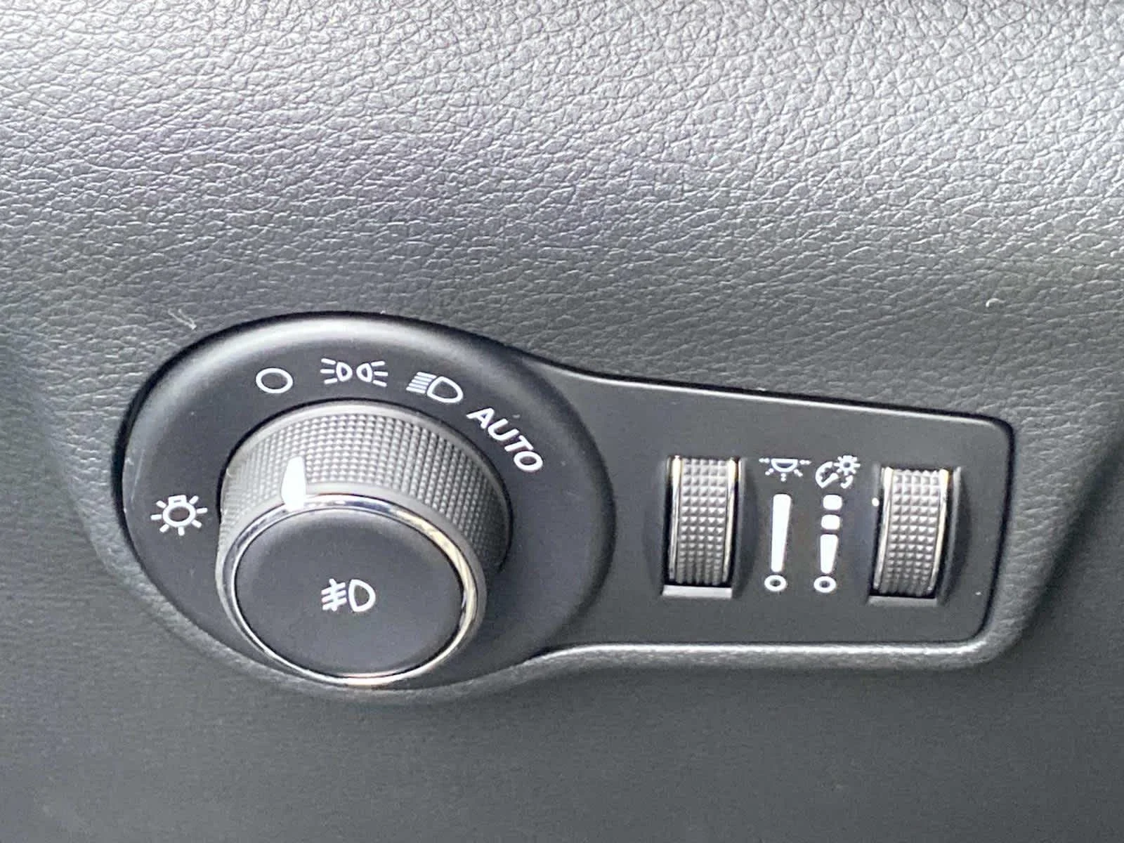 New 2026 Diamond Black Crystal Pearlcoat Jeep Limited Altitude image 14