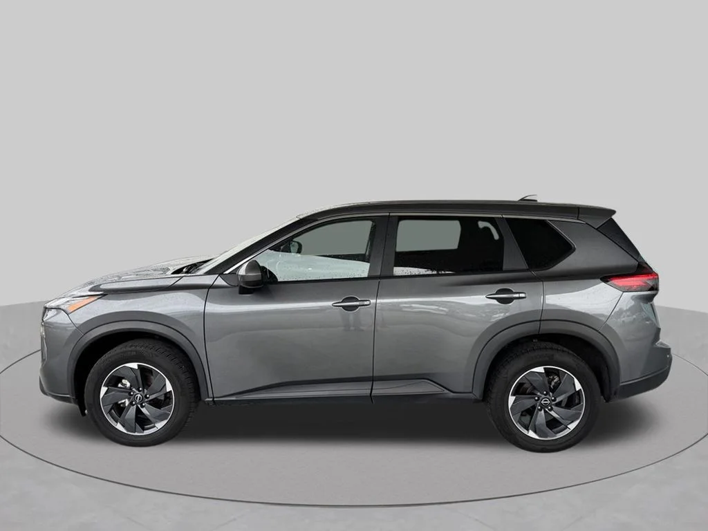 Used 2025 Gray Nissan SV image 5