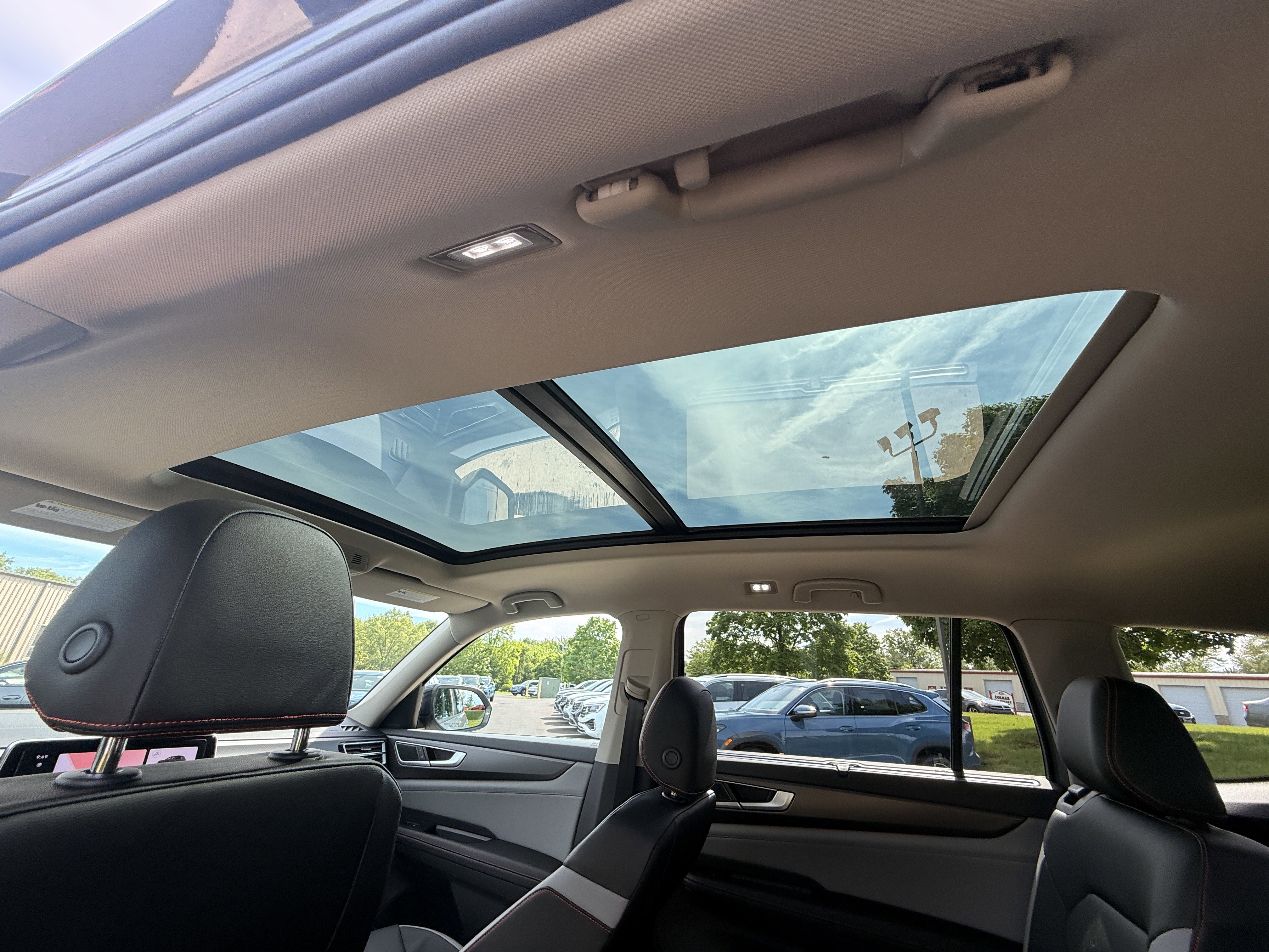 Certified Used 2025  Volkswagen 2.0T Peak Edition image 8