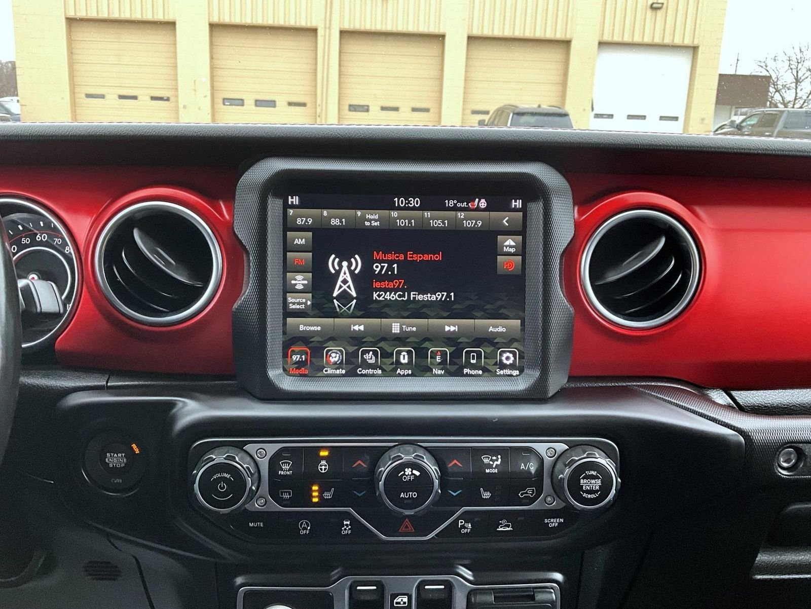 Used 2021 White Jeep Rubicon image 13