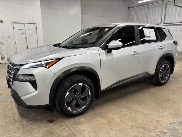 Used 2025 Silver Nissan SV image 3