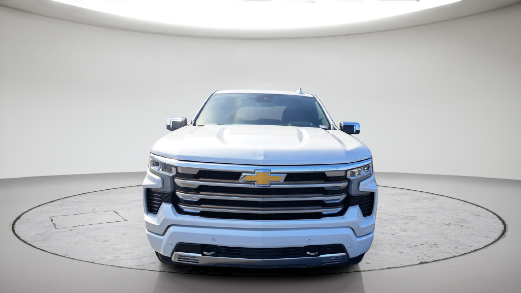 Used 2022  Chevrolet High Country image 2