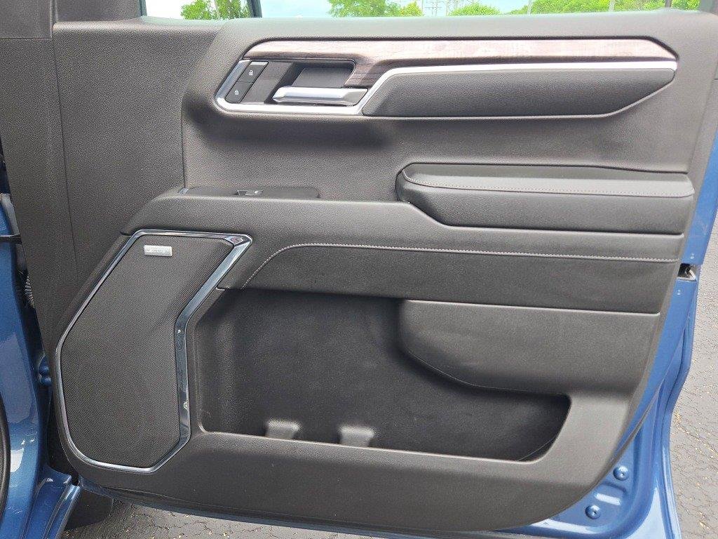 Used 2024 Lakeshore Blue Metallic Chevrolet LTZ image 8