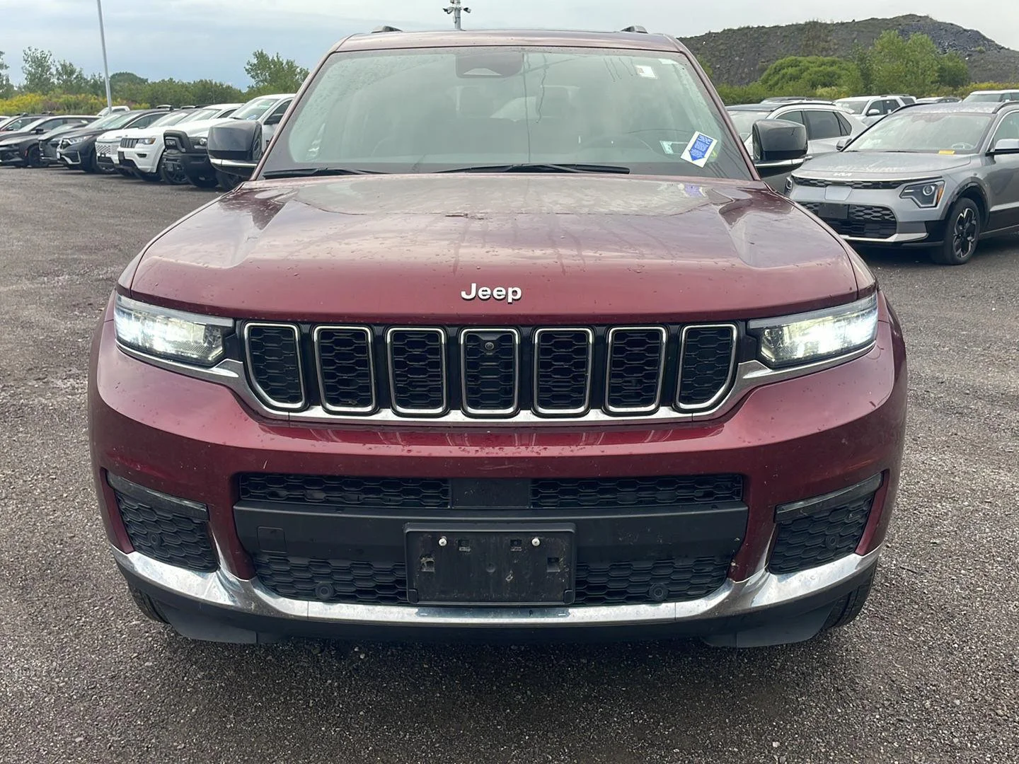 Used 2023 Velvet Red Pearlcoat Jeep Limited image 10
