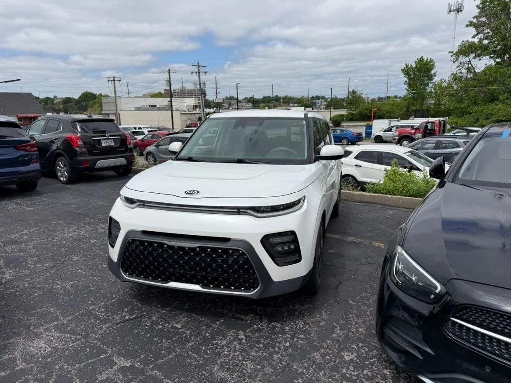Used 2020 White Kia EX image 3