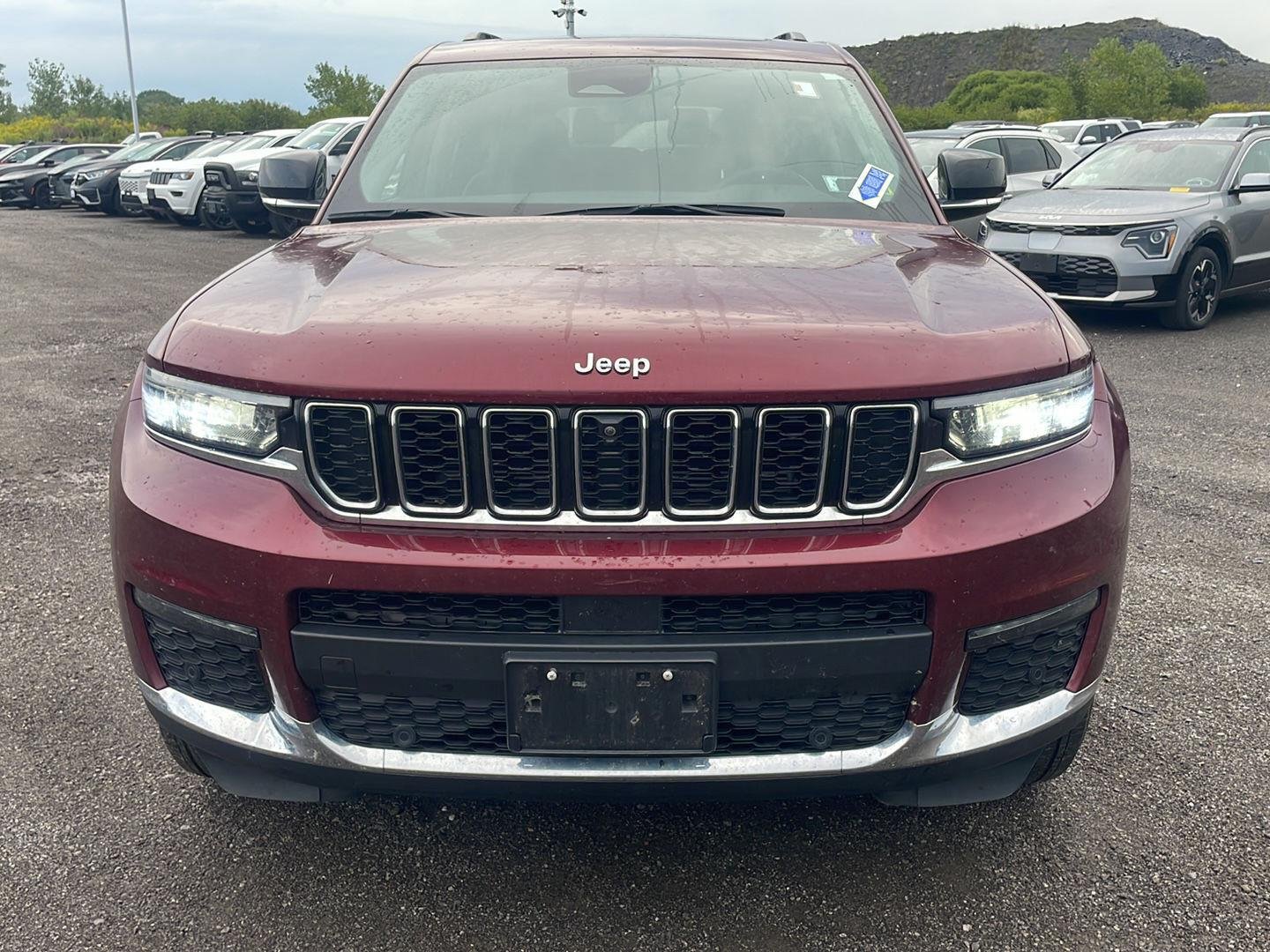 Used 2023 Velvet Red Pearlcoat Jeep Limited image 10