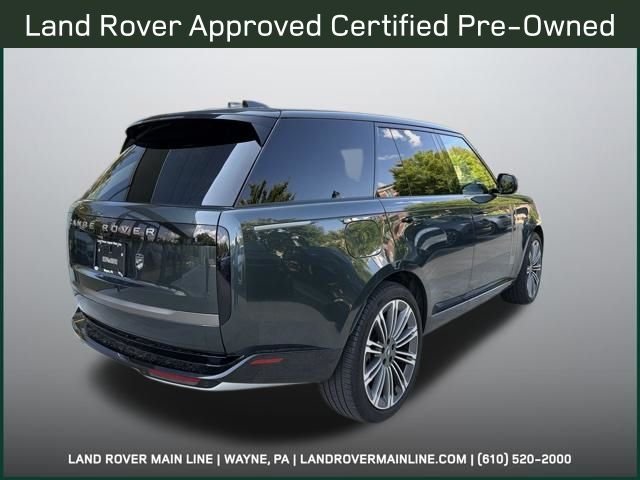 Certified Used 2025 Belgravia_Green Land Rover SE image 4