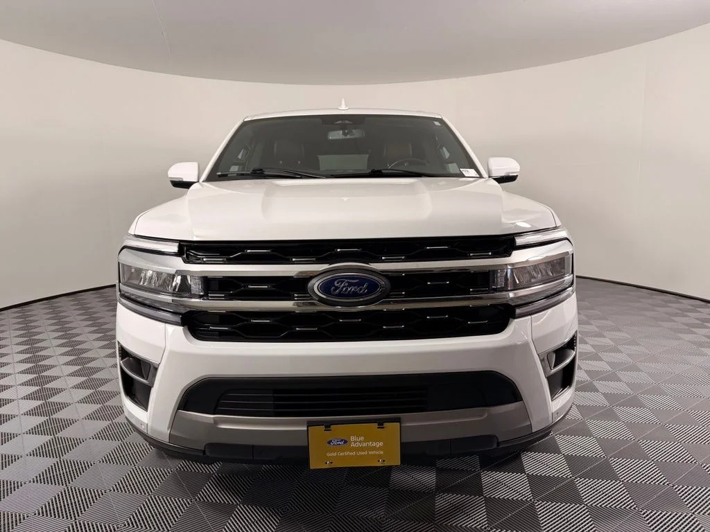 Used 2024 White Ford Limited image 3