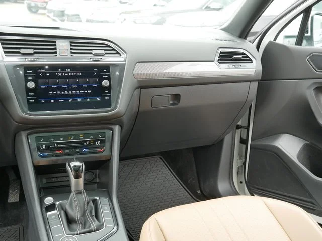 Used 2024 White Volkswagen 2.0T SE image 22