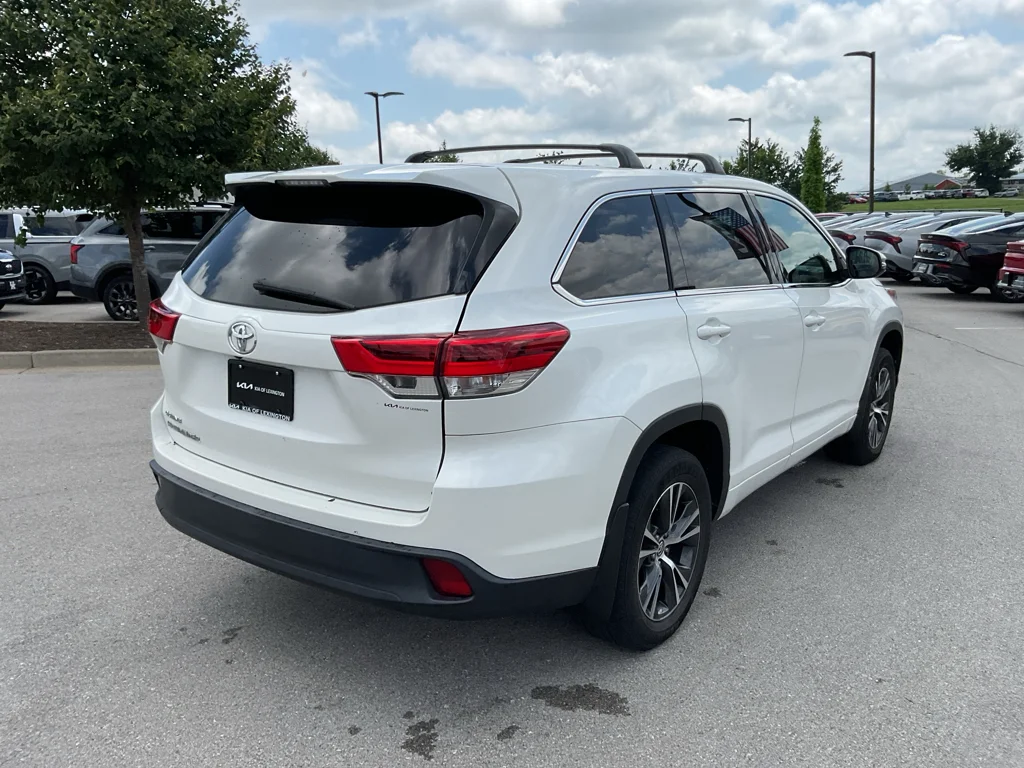 Used 2018 Blizzard Pearl Toyota LE image 9